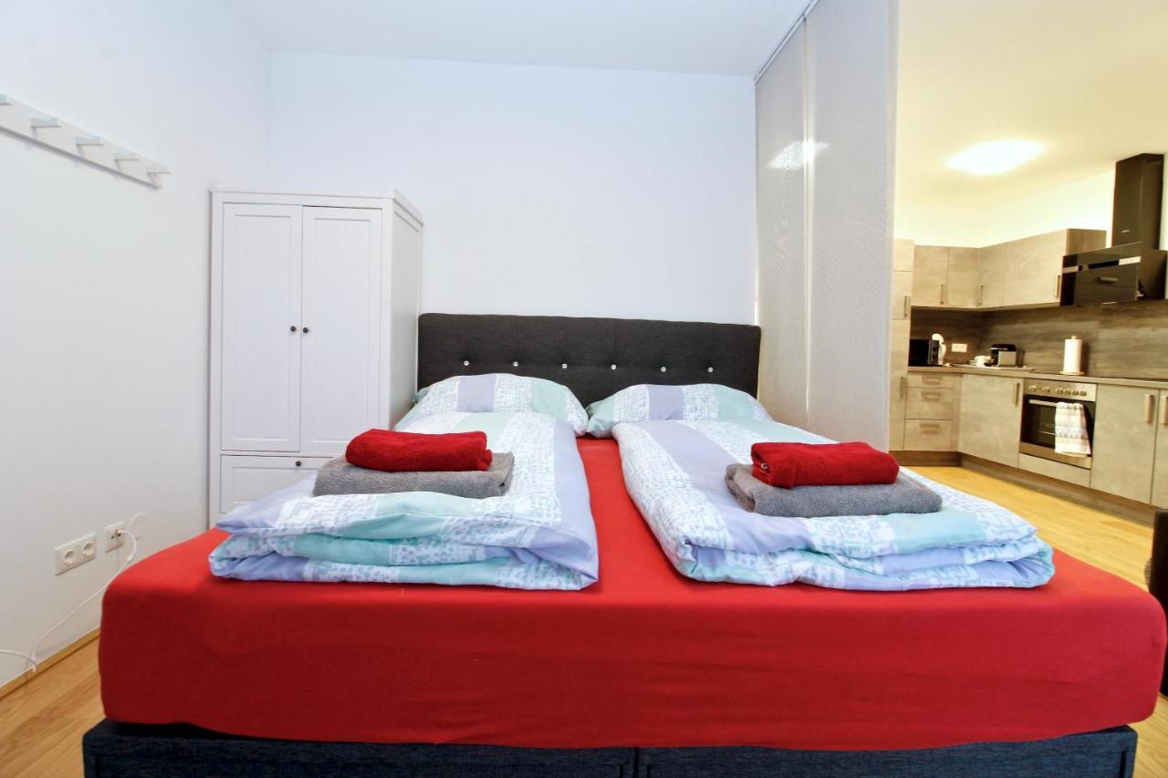 Balcony/Pool/Free Parking Garage Studio Viena Exterior foto