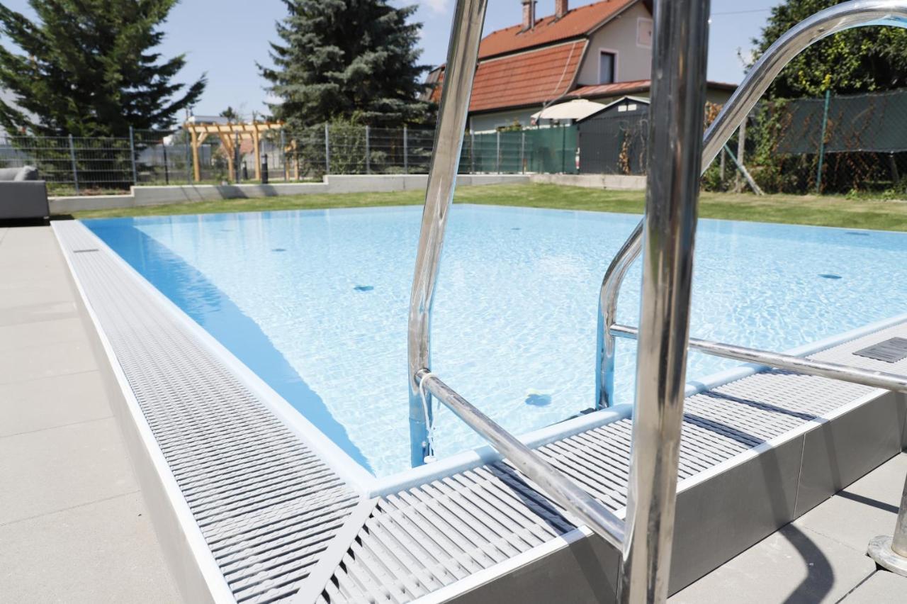 Balcony/Pool/Free Parking Garage Studio Viena Exterior foto
